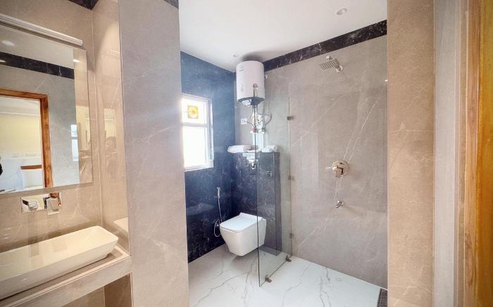 Dahabi Era Delhi Airport 