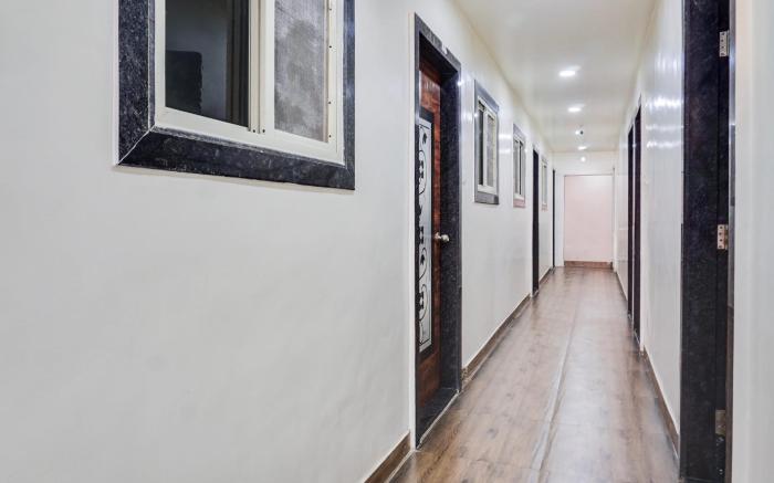 Hotel O Sarovar