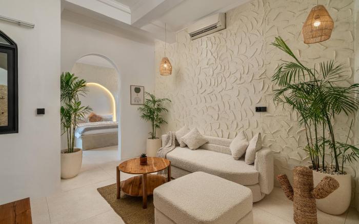 Casa Amor by GORO