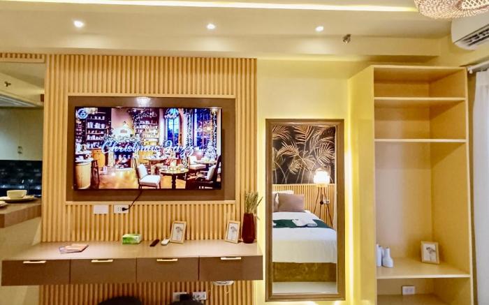 Crib2Go (Lupita Suite) with City Street View