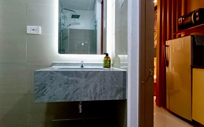 Crib2Go (Lupita Suite) with City Street View