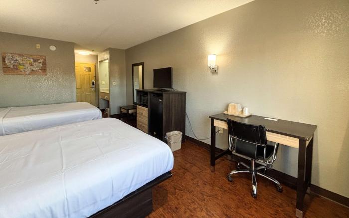 Motel 6 Prattville, AL