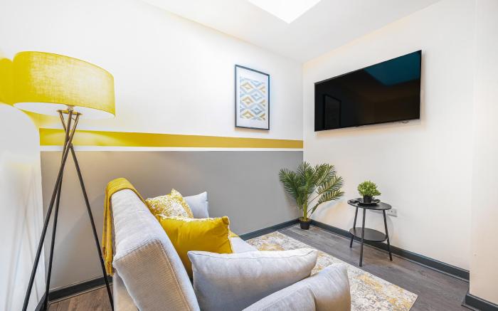 Spacious 5 bed apartment in Manchester 