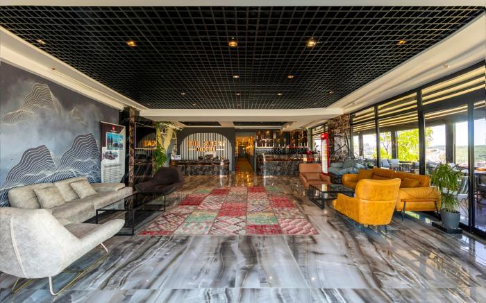 The Great Airport Hotel