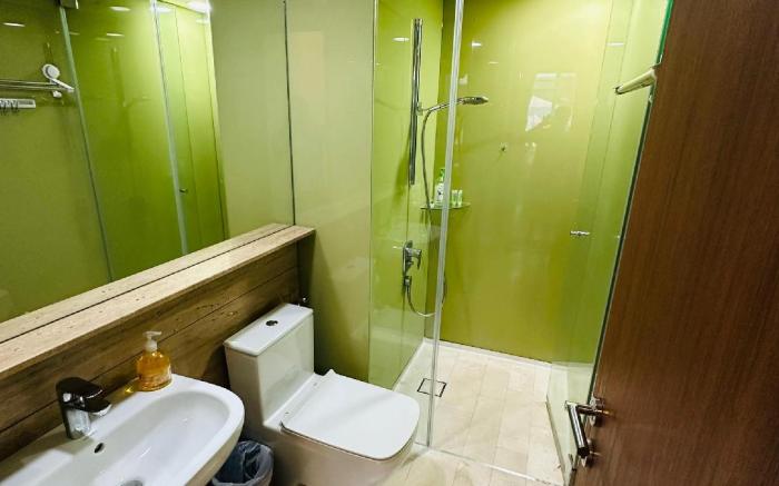 sky sutes klcc by FNF