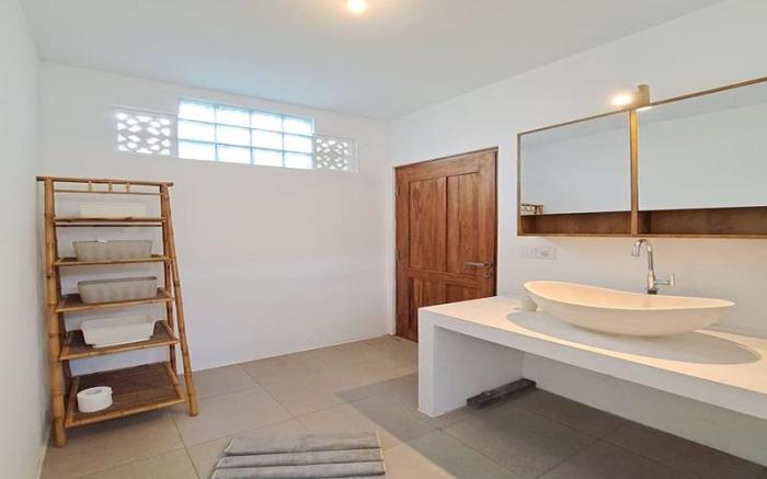 Relaxing Mezzanine 4 in Pererenan Canggu Bali