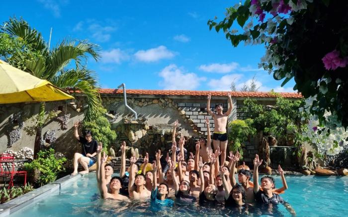 Yellow Daisy Villa Hoi An (Entire- infinity pool )