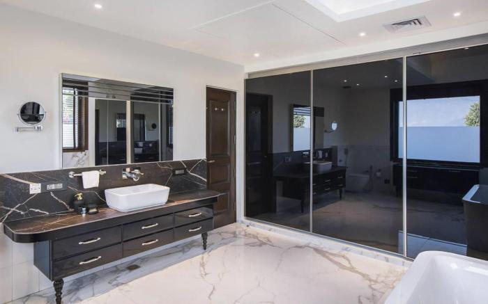 A majestic luxurious villa overlooking the Ganges