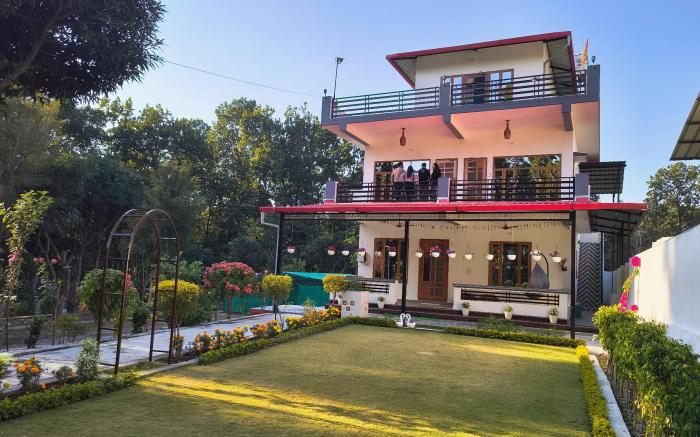 Kalakriti Retreat - Scenic 4BR Cottage By Homeyhut