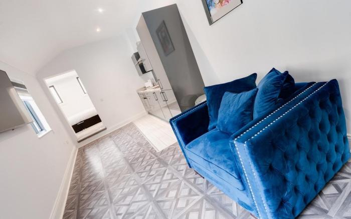 Temple Court Cavern Quarter 1-BR Central Apt