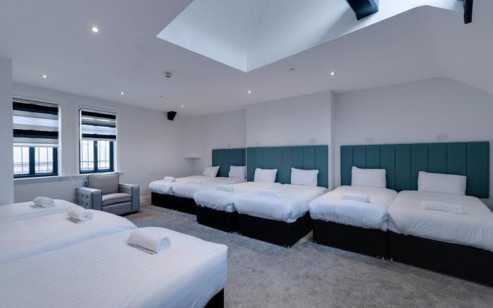 Temple Court Cavern Quarter 1-BR Modern Apartment