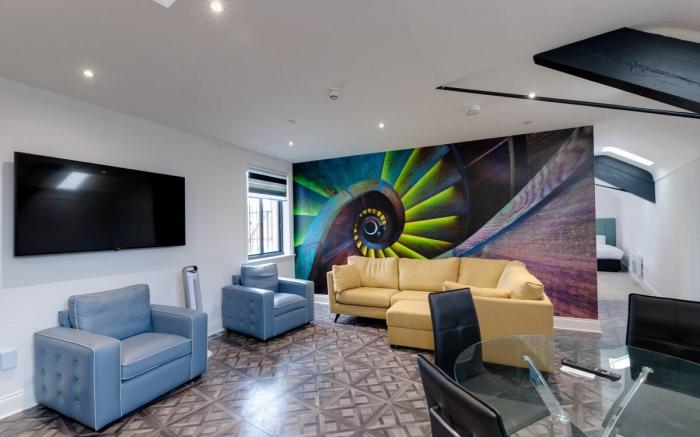 Temple Court Cavern Quarter 1-BR Modern Apartment