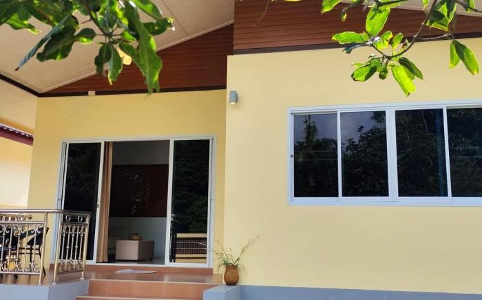 House in Lipa Noi