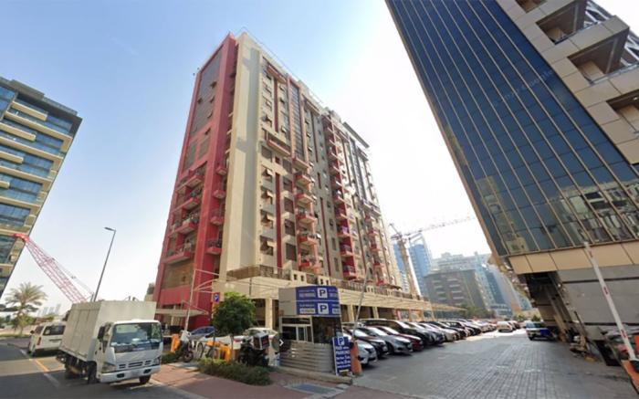 Double window Partition Room in Tecom Near Metro