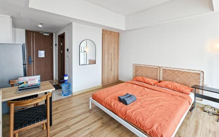 Newly OC Studio Apt w/ Pool, Gym, WiFi  by 2ndHome