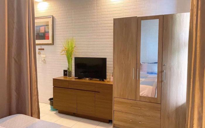 Malate Bayview Mansion with Balcony Korean Town