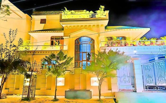 Riya Villa: Luxury Stay Varanasi