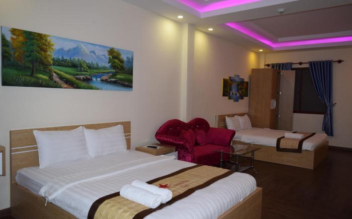 Diamond Star Hotel
