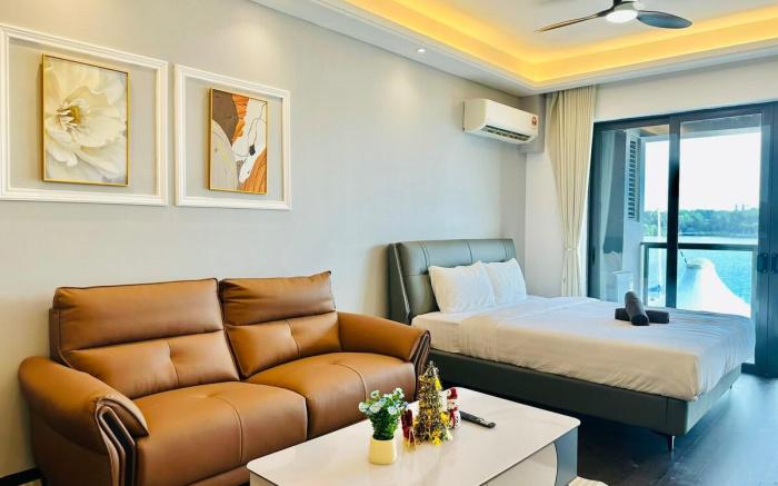Luxury Seaview Room with Balcony By XinAn
