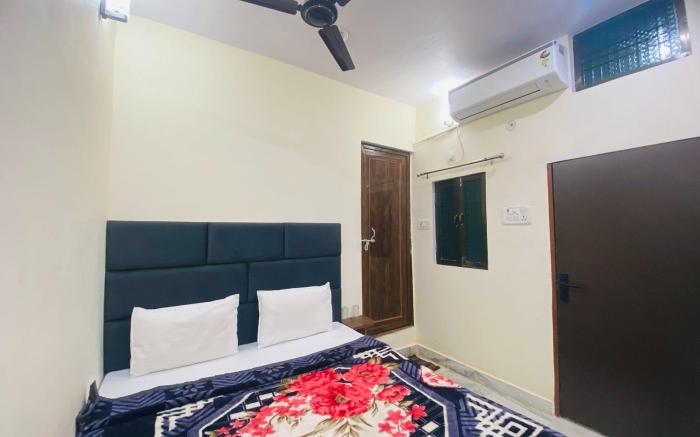 Rudraksha Paying Guest House