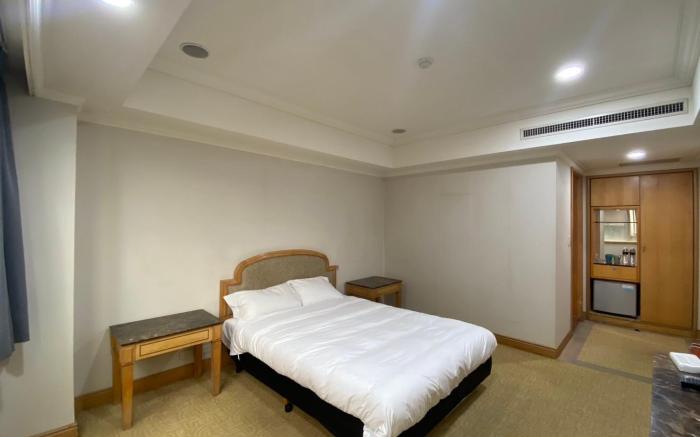 Joe Rich Fuqiao Rental Management⁺