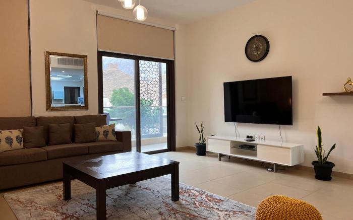 Elegant/Spacious/Mountian View Apartment OGP52