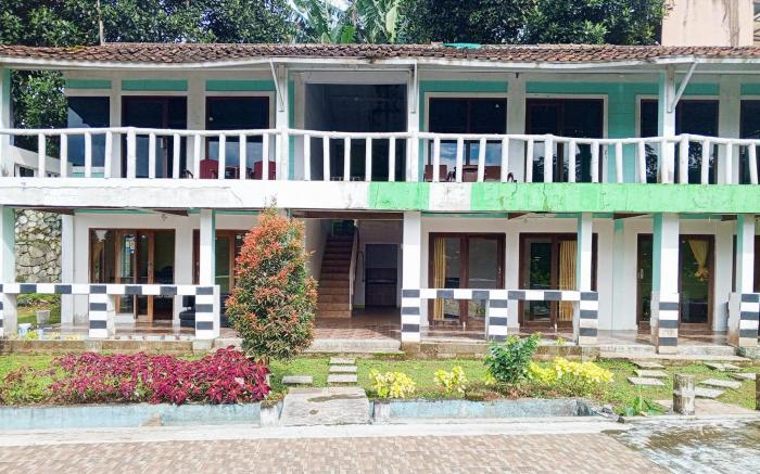 Villa Kampus Near Taman Safari Cisarua Puncak RedPartner