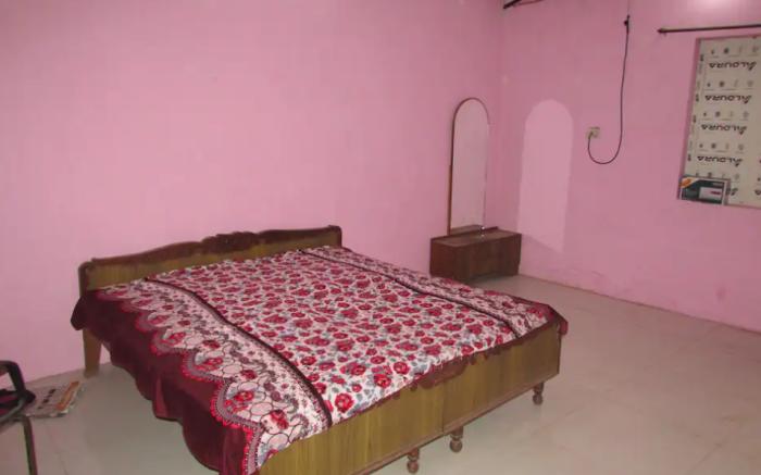 Prem Mandir Palace Home Stay 