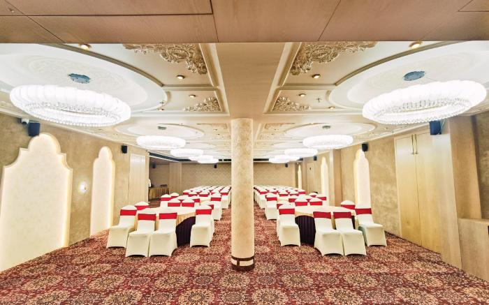 The Long D Hotel and Banquet Surat Airport