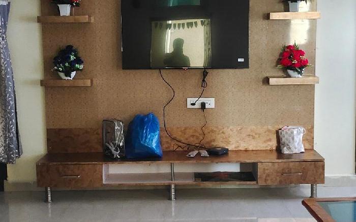 Crozy corner #2BHK Near AIG &US Embassy