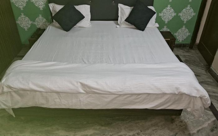 Shri Athithi Hotel