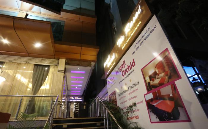 Bisque Magaji Orchid - Near Majestic Railway Station