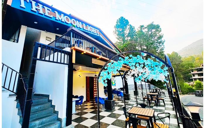 Goroomgo Moonlight Restaurant and Hotel Bhimtal