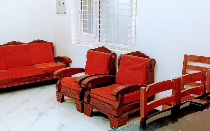 Jani and jai little home (Adhiyogi, Isha) AC room