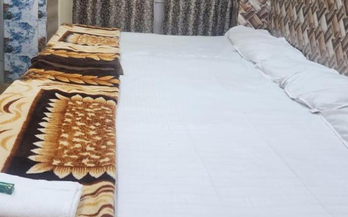 Gayatri Paying Guest House 