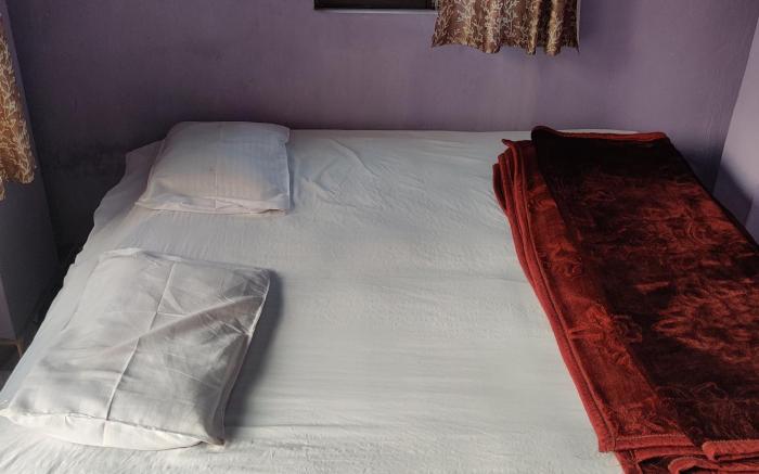 Gayatri Paying Guest House 