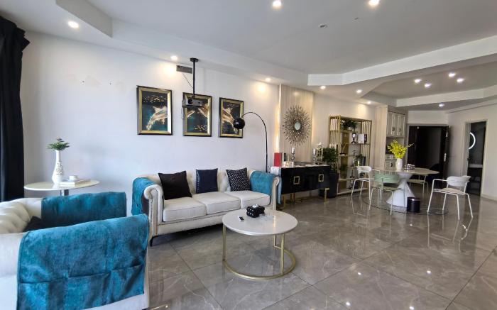 Wu Chao - Linjiang, Luxury Large Flat with River View, Four Rooms and Four Beds