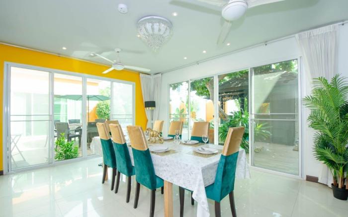 The Ace 6 Bedroom-6 Bathroom Villa In Pattaya