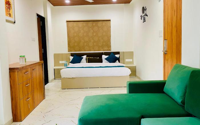 Stay 10 Parallel Apartment Hotel