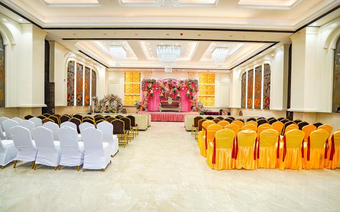 FabHotel Mahalaxmii Grand - Nr. Kanpur Anwarganj Railway Station