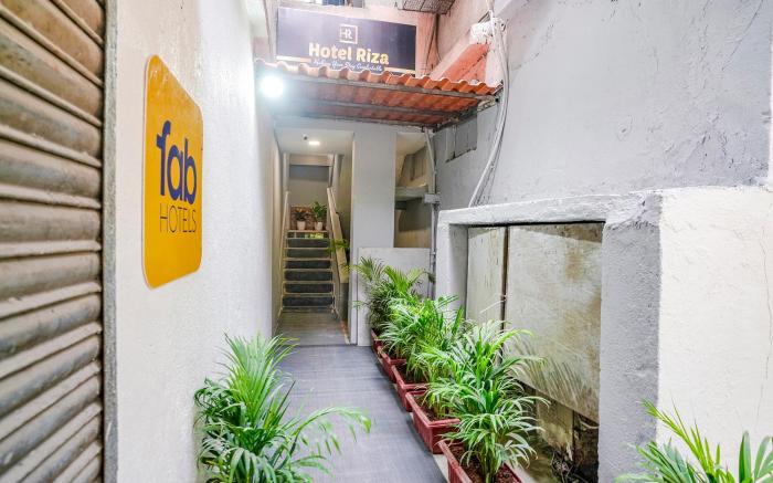 Hotel Riza International