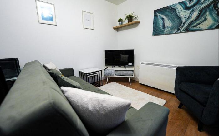 Modern Apartment in Manchester, Balcony, Sleeps6
