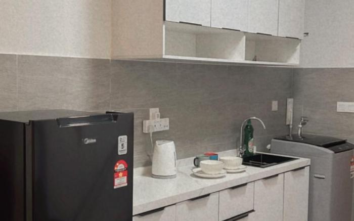 Sunsuria forum 6pax Family Room Setia Alam WIFI 