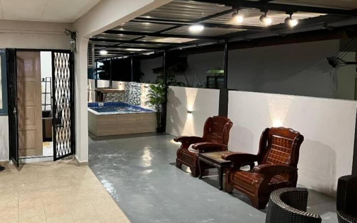 ANAS POOL HOMESTAY 