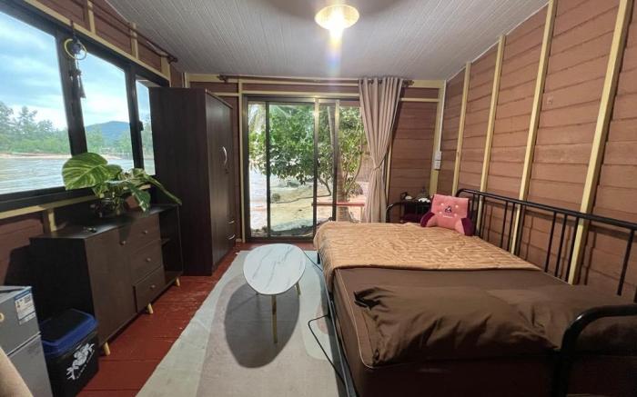Smiley Bungalows Guest House