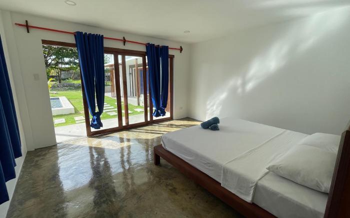 Bluewaves Hostel & Villa Panagsama by Hiverooms
