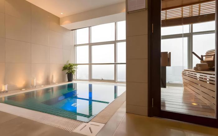 Cozy 1BR for 4 in Luxury Building Heated Pool Spa