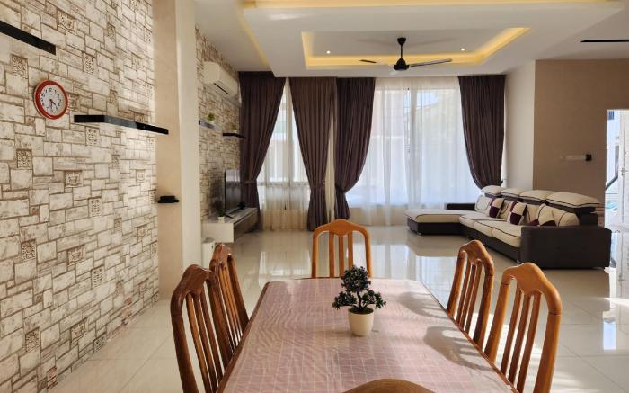 Botani double-storey haven 5B4B by verve@19 pax 