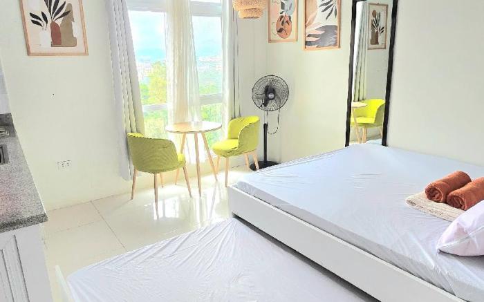Grand View Condo near Burnham by Dei Gratia