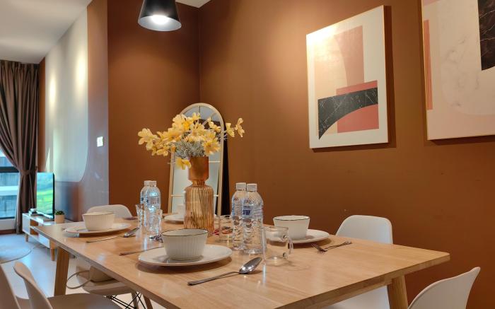 Near Airport|FreeParking|Balcony|NewCozy 2BR 5 Pax